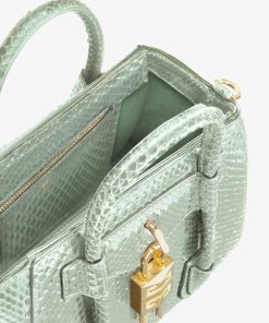 Thesaffronstitch.shop011d0047f9 2
